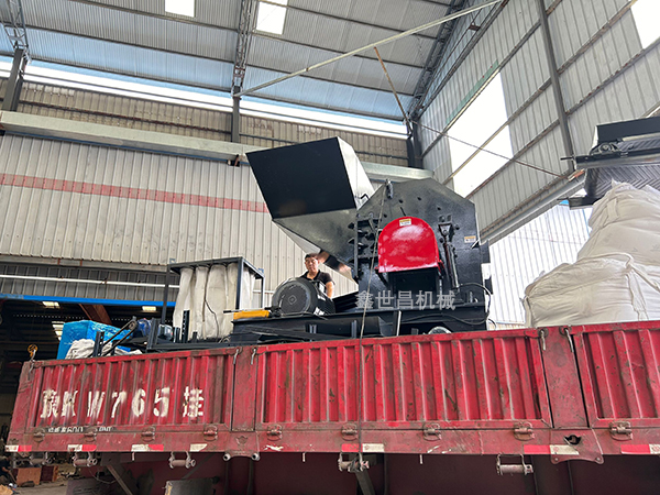 1000型易拉罐破碎機發貨現場